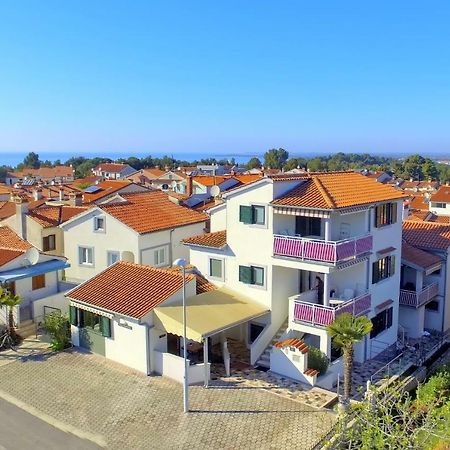 Villa California Пореч Екстериор снимка