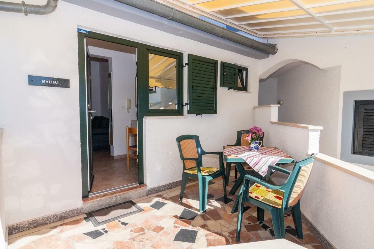 Villa California Пореч Екстериор снимка