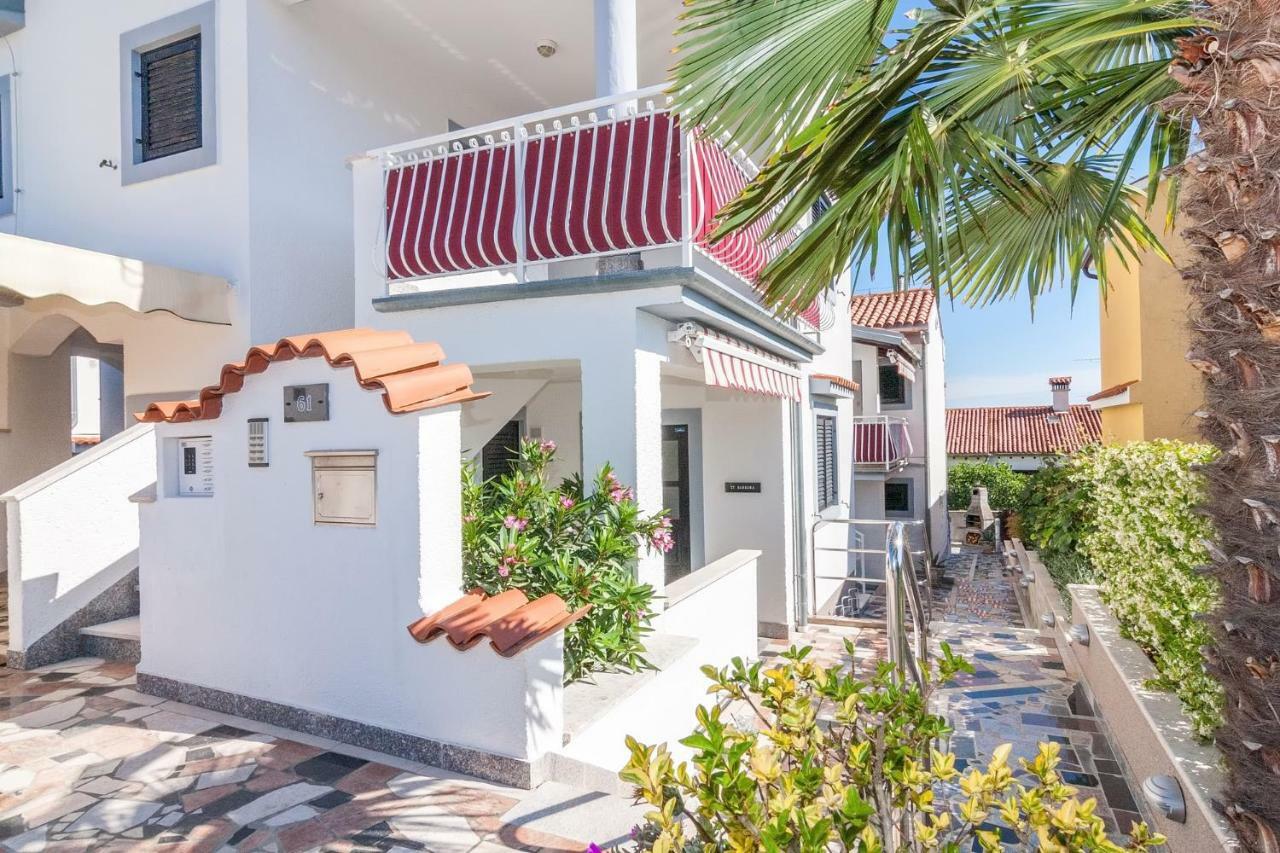 Villa California Пореч Екстериор снимка