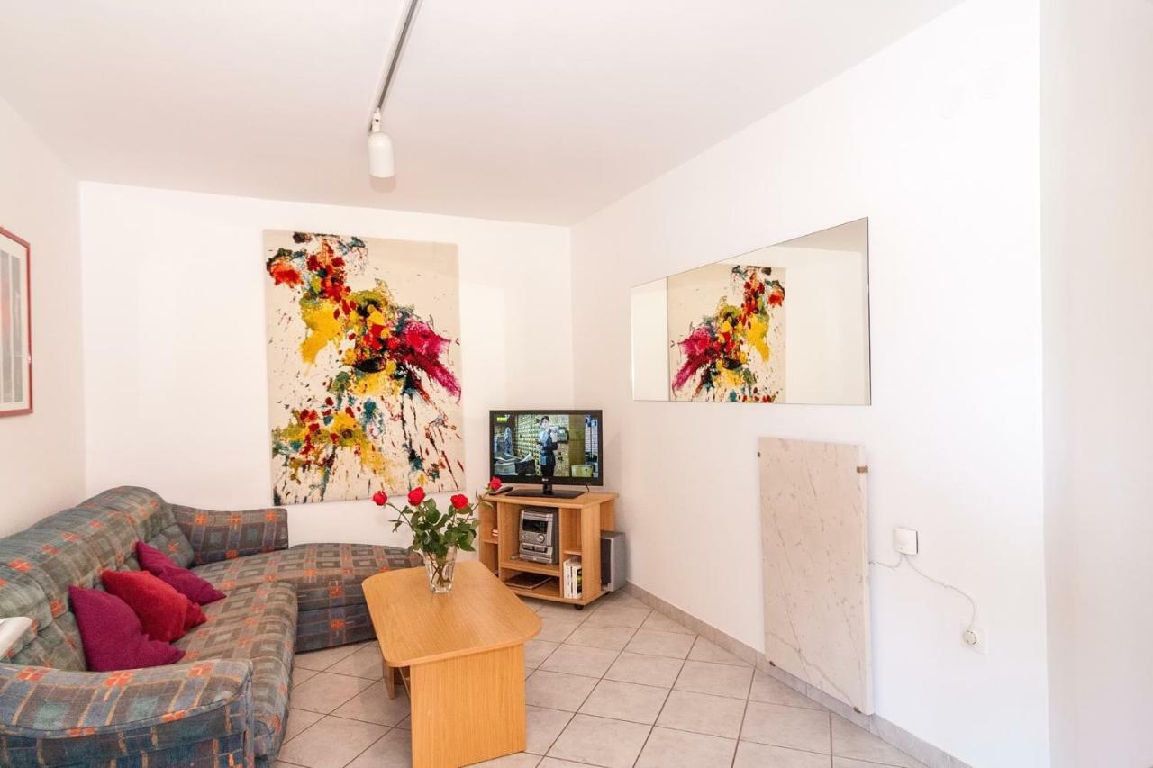 Villa California Пореч Екстериор снимка