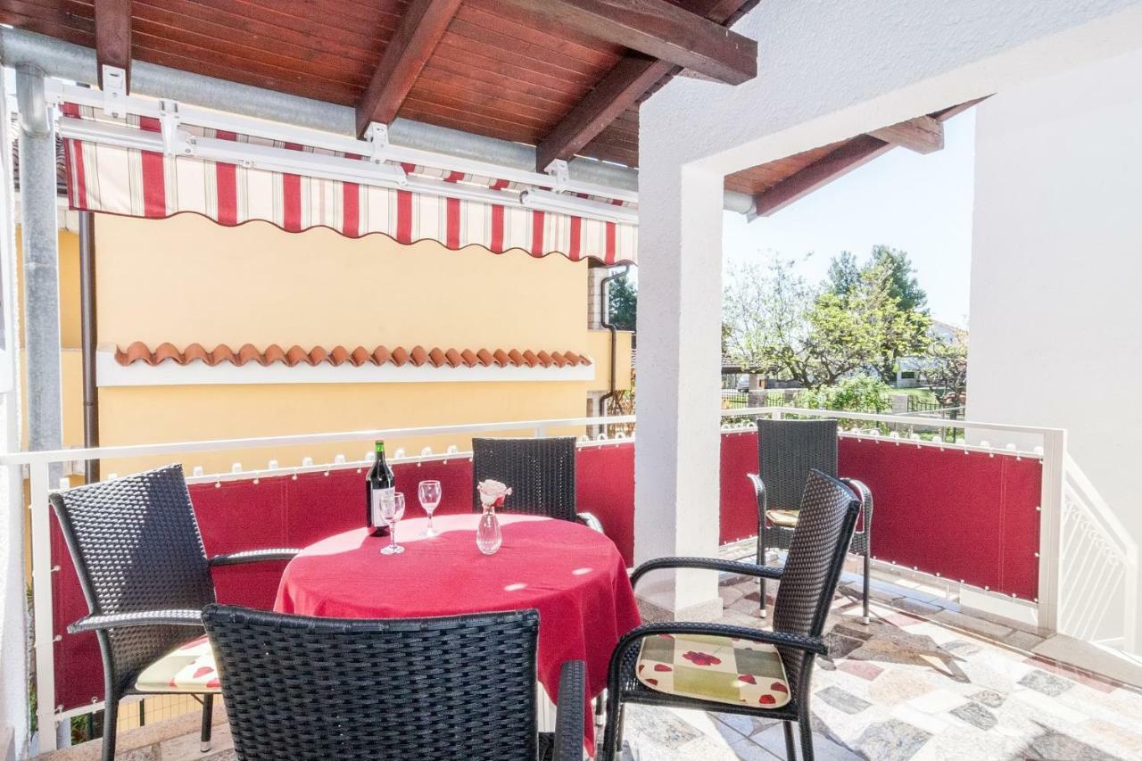 Villa California Пореч Екстериор снимка