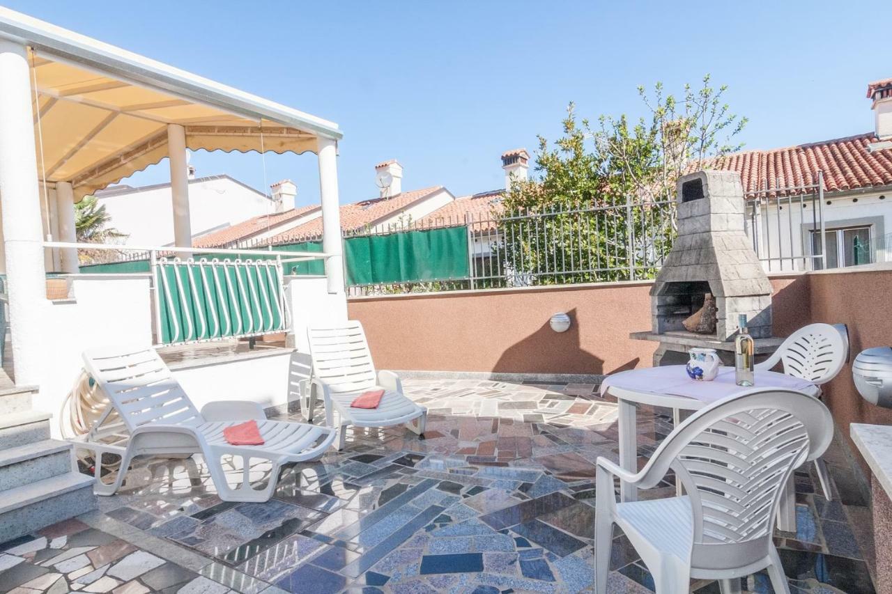 Villa California Пореч Екстериор снимка