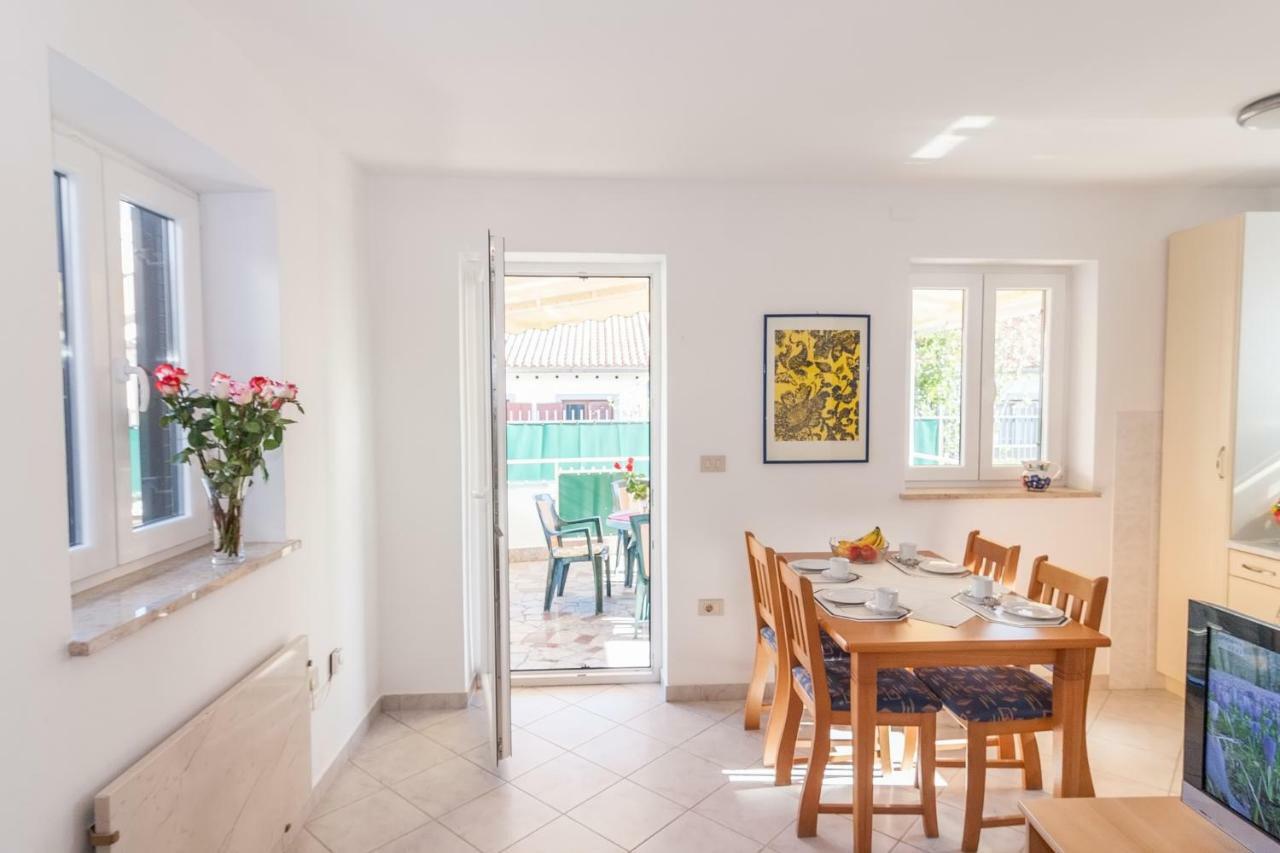 Villa California Пореч Екстериор снимка