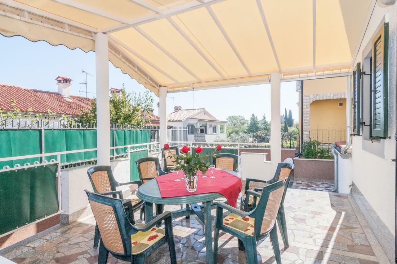 Villa California Пореч Екстериор снимка