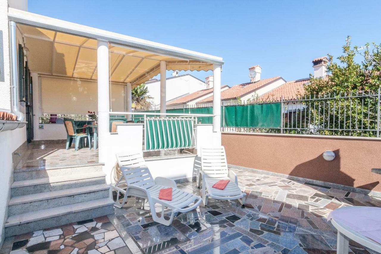 Villa California Пореч Екстериор снимка