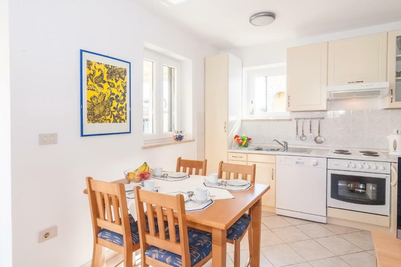 Villa California Пореч Екстериор снимка
