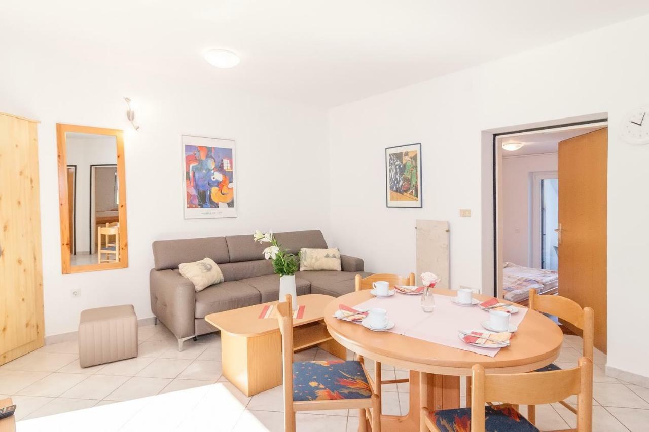 Villa California Пореч Екстериор снимка